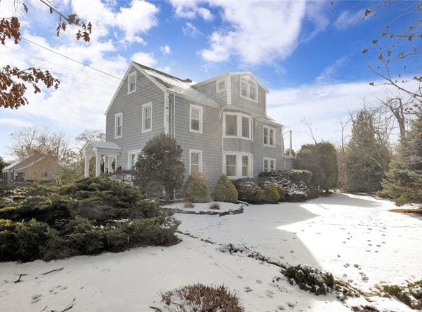 32 Cedar Avenue Extension, Islip, NY 11751