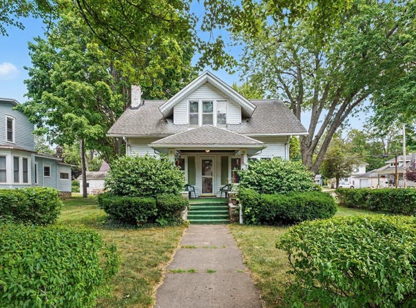 601 Elm Street, Three Rivers, MI 49093