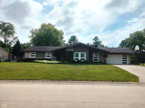 4008 Washington Street, Columbus, IN 47203