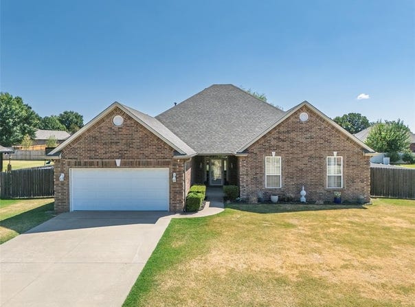 1603 Windmill Ridge Drive, Shawnee, OK 74804