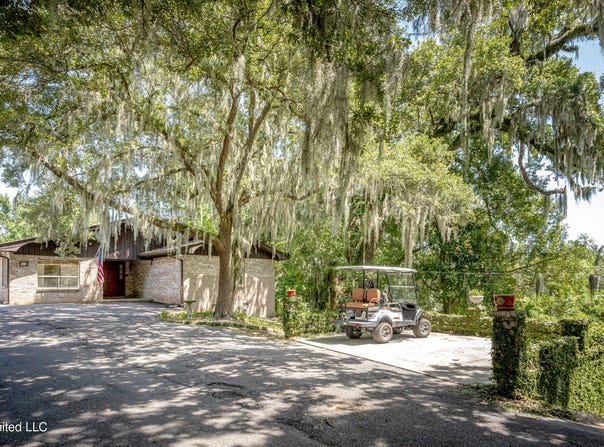 416 Jackson Avenue, Ocean Springs, MS 39564