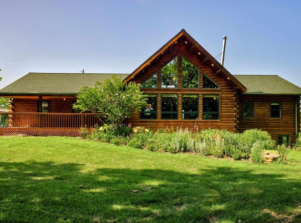10808 Dickinson RD, Ozawkie, KS 66070