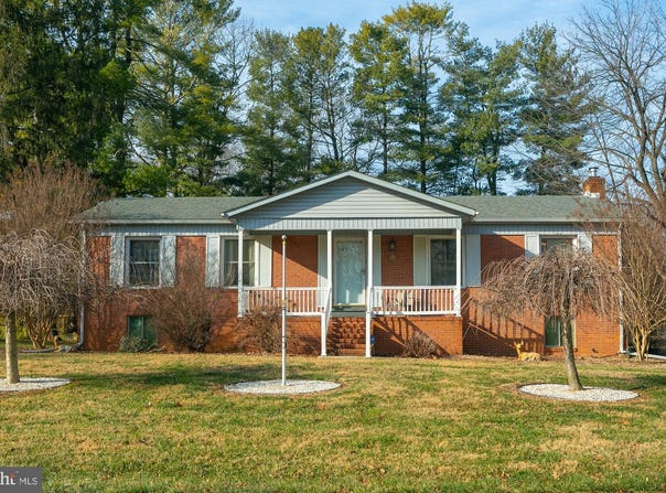 19 CARDINAL Drive, SHEPHERDSTOWN, WV 25443