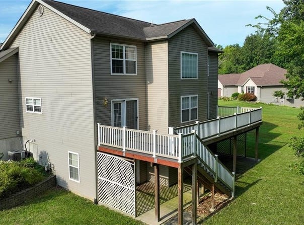 1059 Wolf Creek Court, Staunton, IL 62088