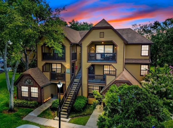 325 LAKEPOINTE DRIVE, ALTAMONTE SPRINGS, FL 32701