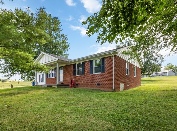4492 Chestnut Grove Road, Brodhead, KY 40409