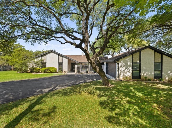105 Palos Verdes DR, Lakeway, TX 78734
