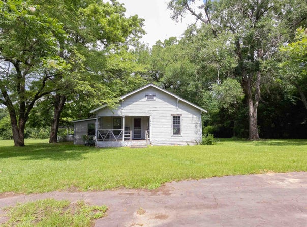 1401 Nix St, Daingerfield, TX 75638