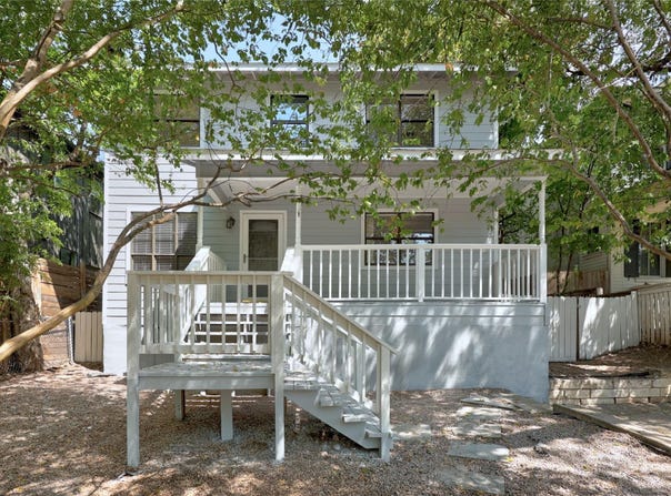 2102 E 8th St, Austin, TX 78702
