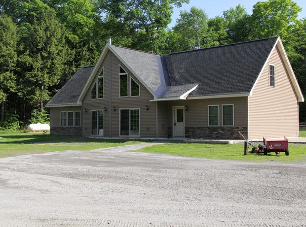 89 Drake Road, Madison, ME 04950
