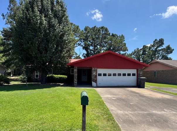 1400 Garfield, Idabel, OK 74745