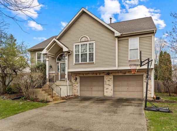 1159 SPRING CREEK Road, Elgin, IL 60120