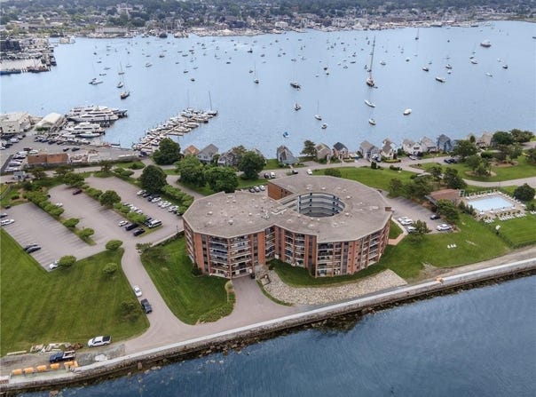1503 Capella S, Newport, RI 02840