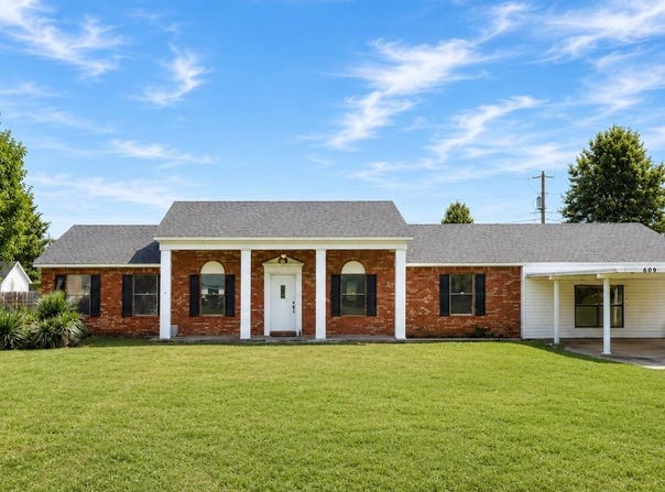 609 S Ozark Avenue S, Trumann, AR 72472