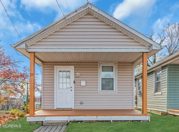 29 Drs James Parker Boulevard, Red Bank, NJ 07701