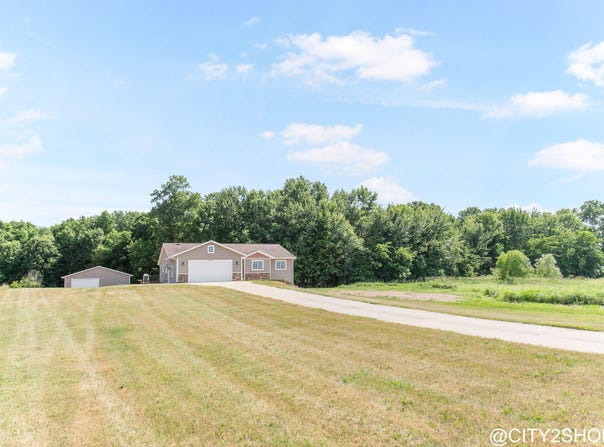 3905 Sunset View, Wayland, MI 49348