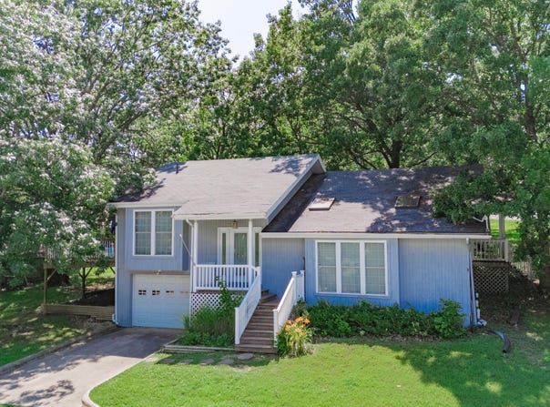 18220 S 1511 Road, Stockton, MO 65785