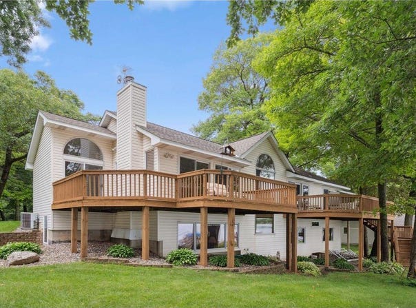 11274 Hoyer Avenue NW, Annandale, MN 55302