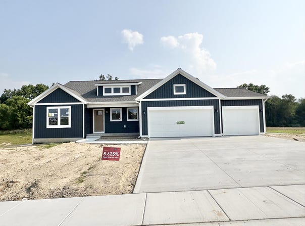 8296 Kettle Oak Drive SE, Alto, MI 49302
