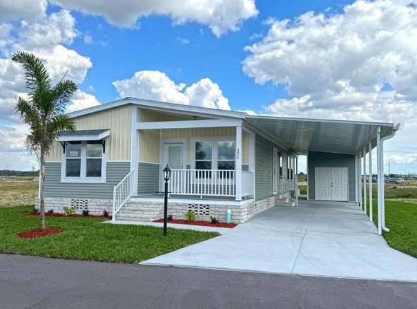 80 Marathon Dr, Sebring, FL 33870