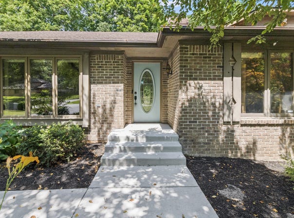 604 Oak Blvd W Drive, Greenfield, IN 46140