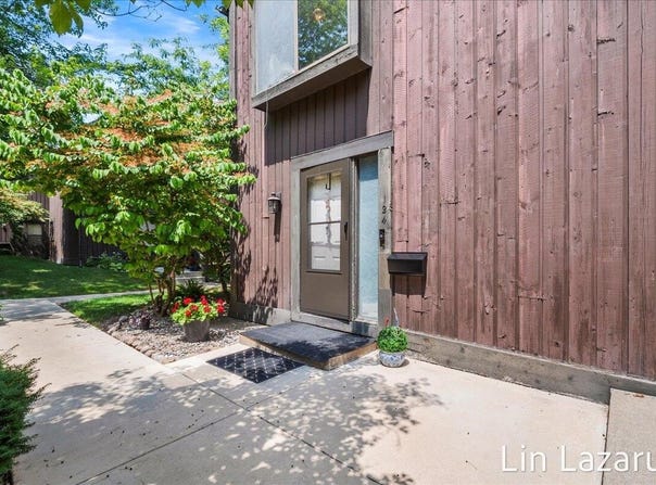 124 Lanark Court, Kalamazoo, MI 49006