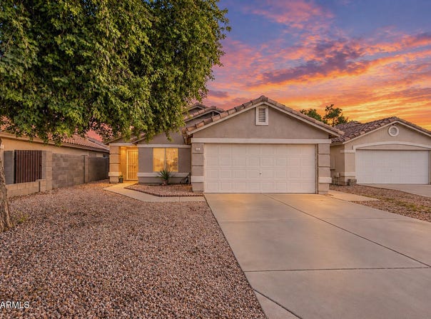 853 E YUMA Avenue, Apache Junction, AZ 85119