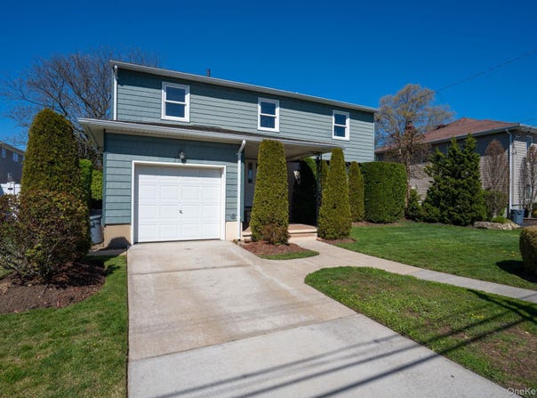 2386 Hampton Avenue, Seaford, NY 11783