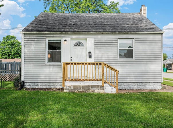 225 N Oakland Avenue, Mishawaka, IN 46544-4010