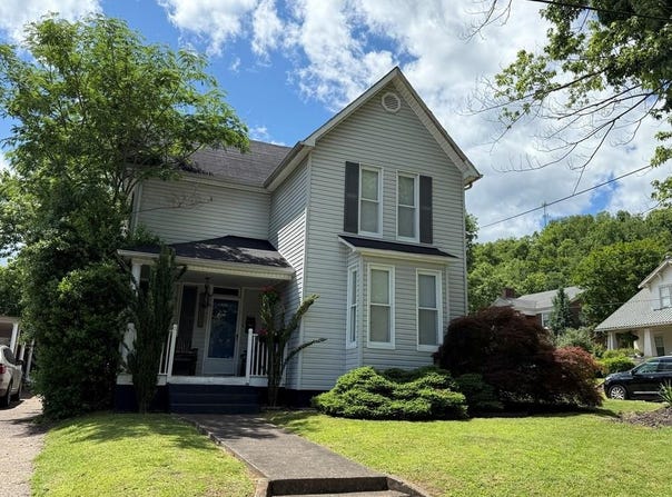 525 College, Paintsville, KY 41240
