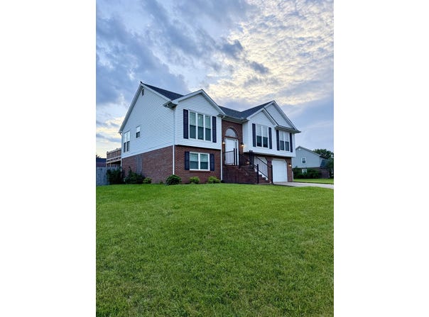 820 Isaac Shelby Circle, Frankfort, KY 40601