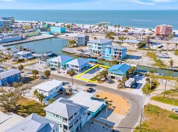 850 3rd, FORT MYERS BEACH, FL 33931