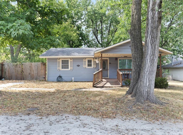 206 Locust Street, Diamond, MO 64840