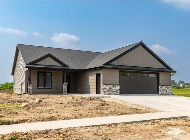 1202 15th Street NE, Kasson, MN 55944