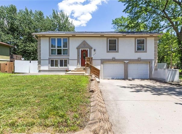 400 N Iowa Street, Olathe, KS 66061