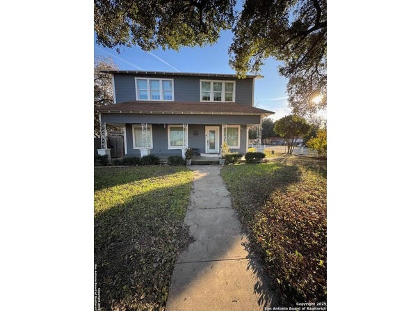 300 E Church St, Three Rivers, TX 78071