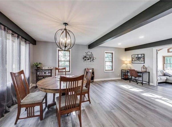 222 Chan View, Chanhassen, MN 55317