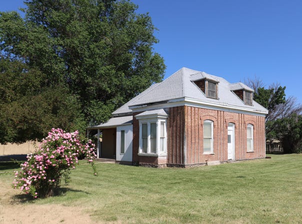 490 W 100 ST, Beaver, UT 84713