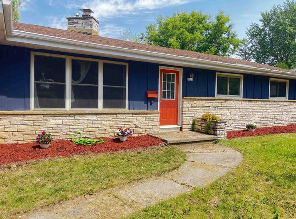 1020 Devonshire Drive, Oshkosh, WI 54902