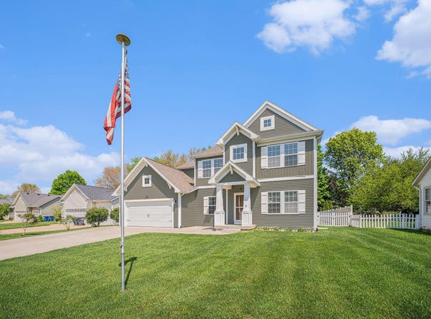 2380 Avalon Woods Drive, Portage, MI 49024