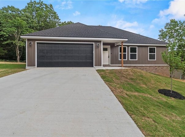 53 Belgravia  DR, Bella Vista, AR 72715