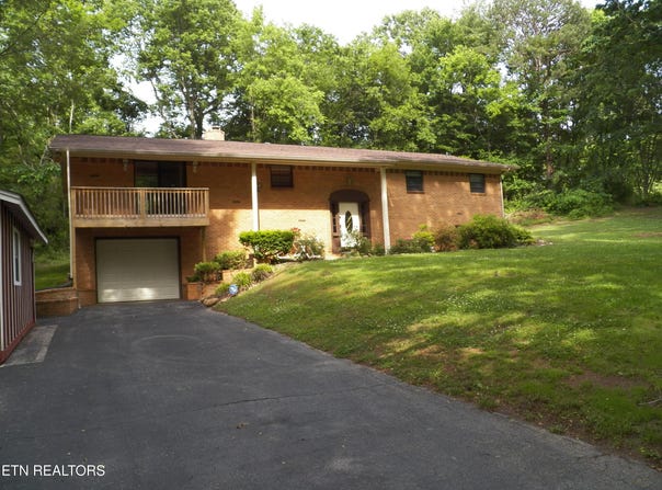1634 Snodderly Drive, Lenoir City, TN 37771