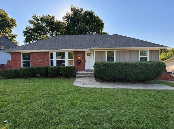 7504 Overton Avenue, Raytown, MO 64138