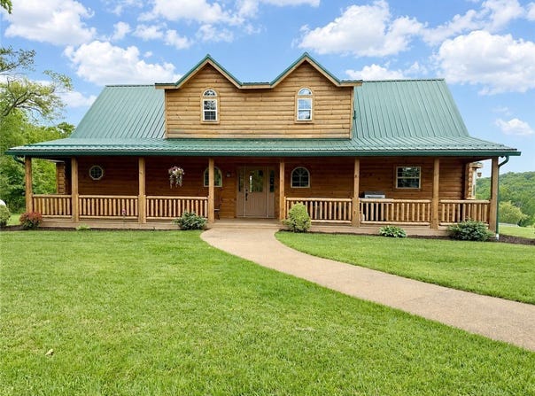 498 Lockwood Rd., Export, PA 15632