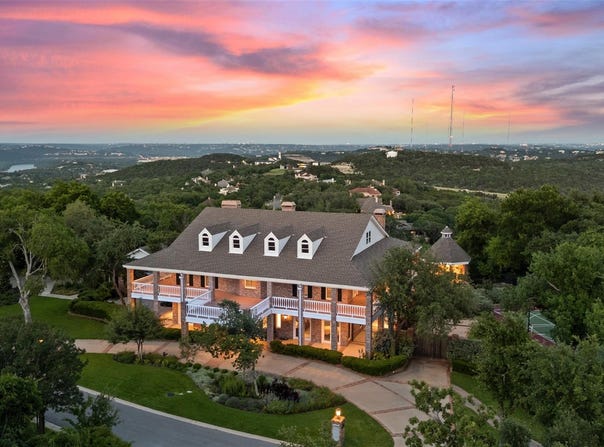 12 Hedge LN, Austin, TX 78746