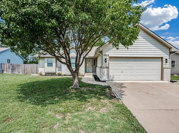 15216 E Sharon St, Wichita, KS 67230
