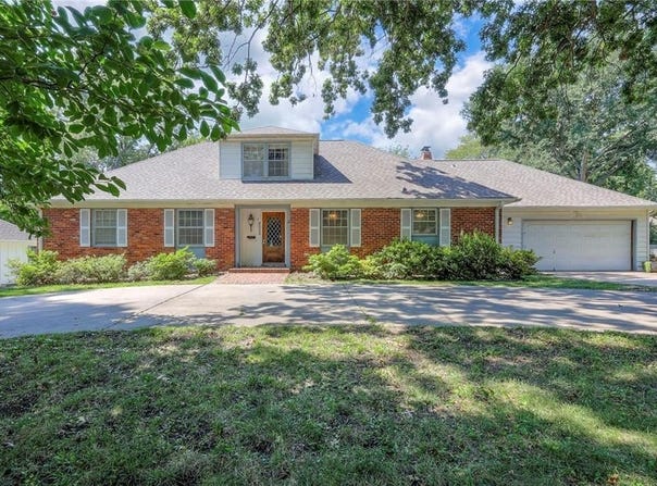 4705 W 81st Street, Prairie Village, KS 66208