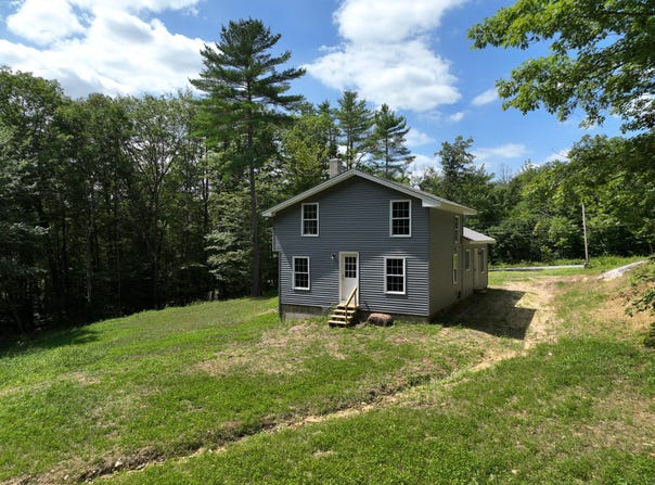 21 Coolidge Road, Dixfield, ME 04224
