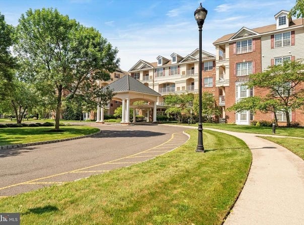 1221 COLTS CIRCLE, LAWRENCEVILLE, NJ 08648