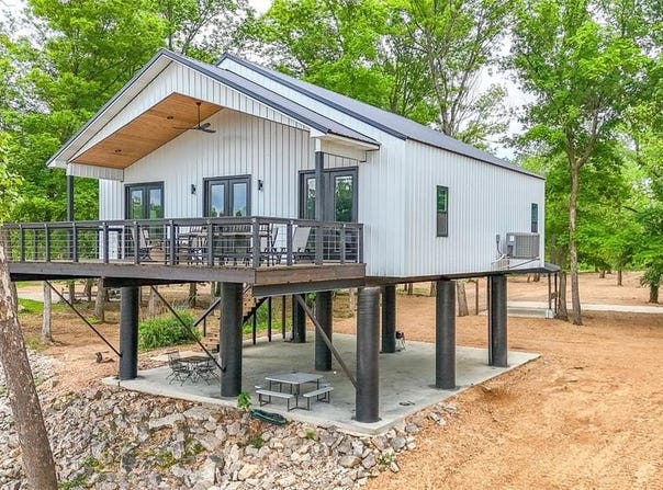 1300 River Valley Road, Doniphan, MO 63935